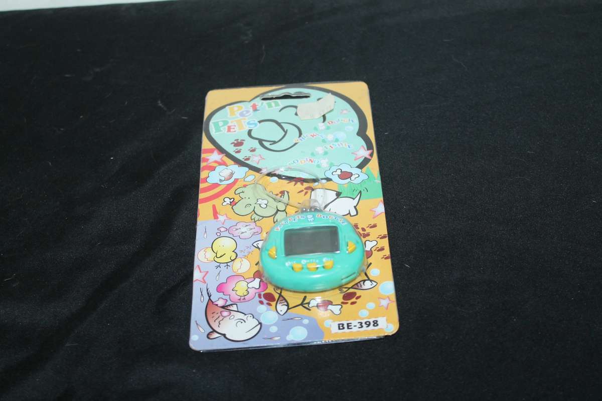 Sealed Pet n Pets  "Tamagotchi BE 398