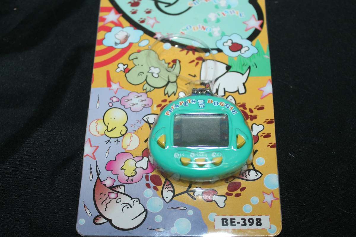 Sealed Pet n Pets  "Tamagotchi BE 398