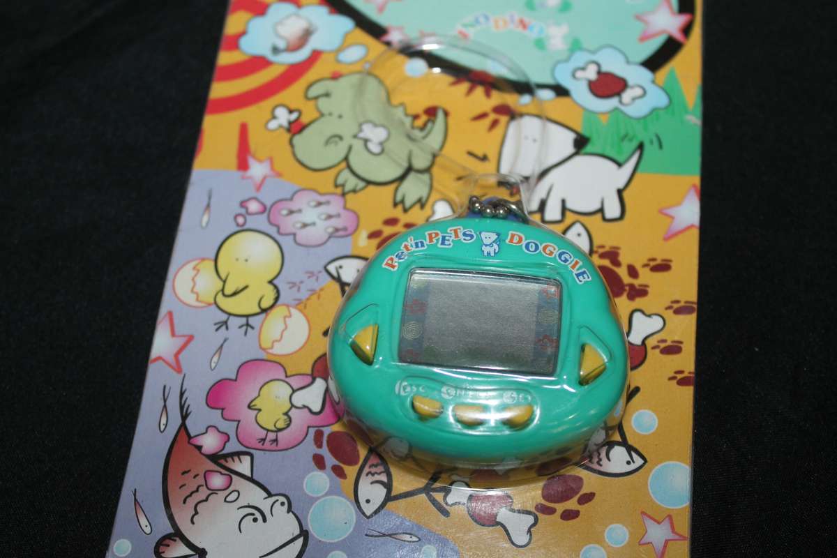 Sealed Pet n Pets  "Tamagotchi BE 398