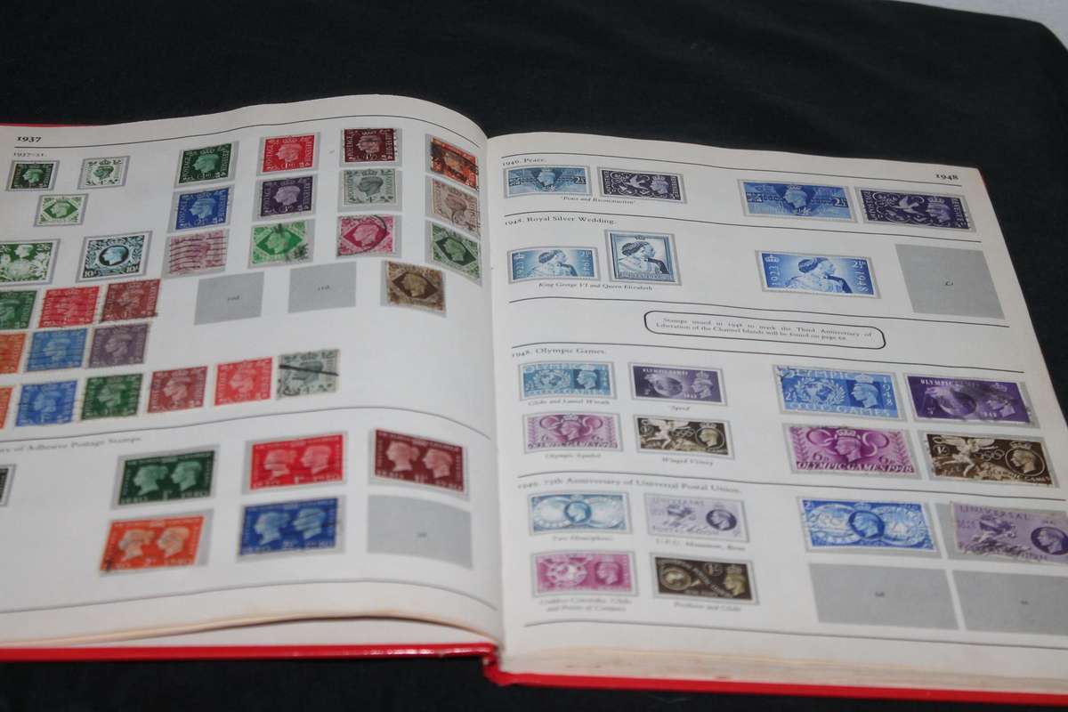 Stamp Album 500 Assorted Stamps