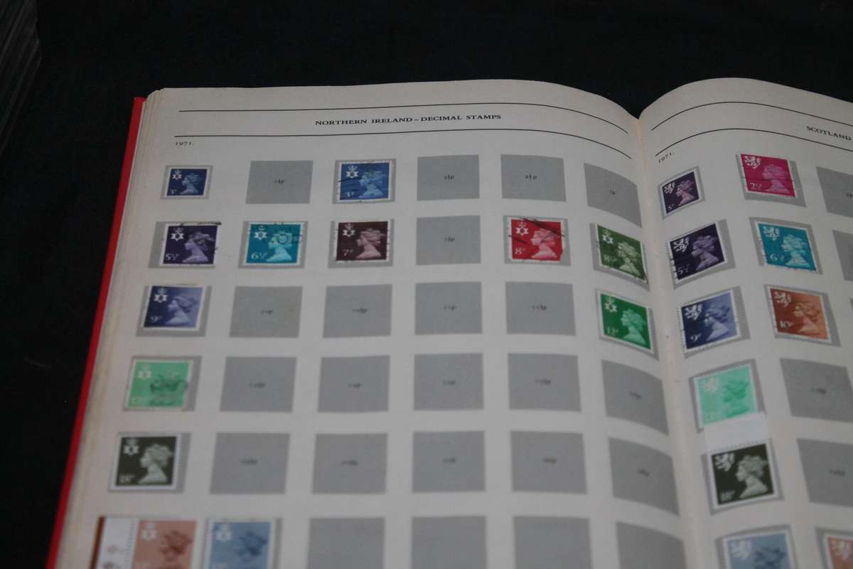 Stamp Album 500 Assorted Stamps