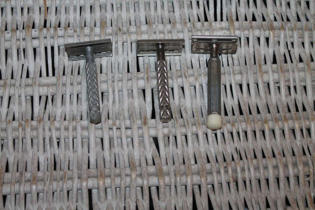 3 Metal Gillette Razors