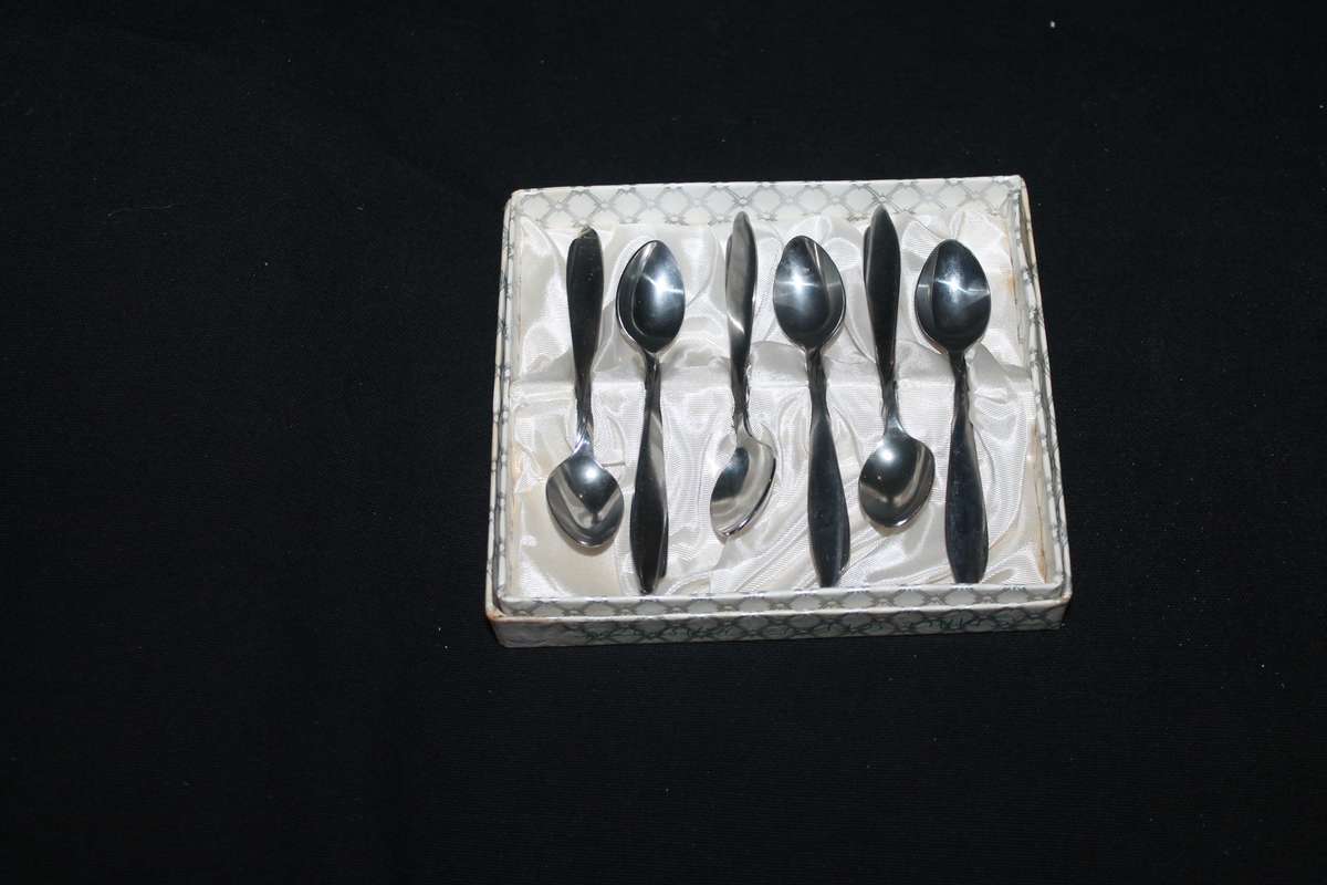 Set of 6 small Teaspoons