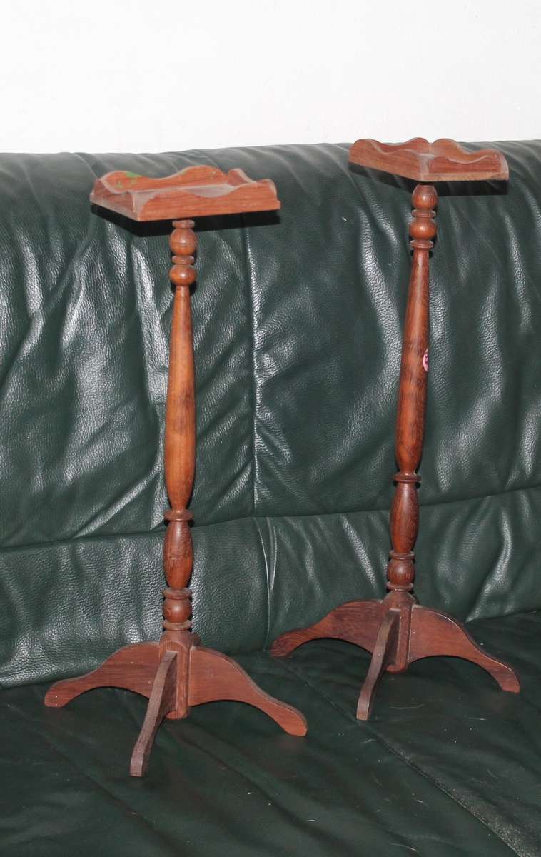 Set of 2 wooden Card Holders