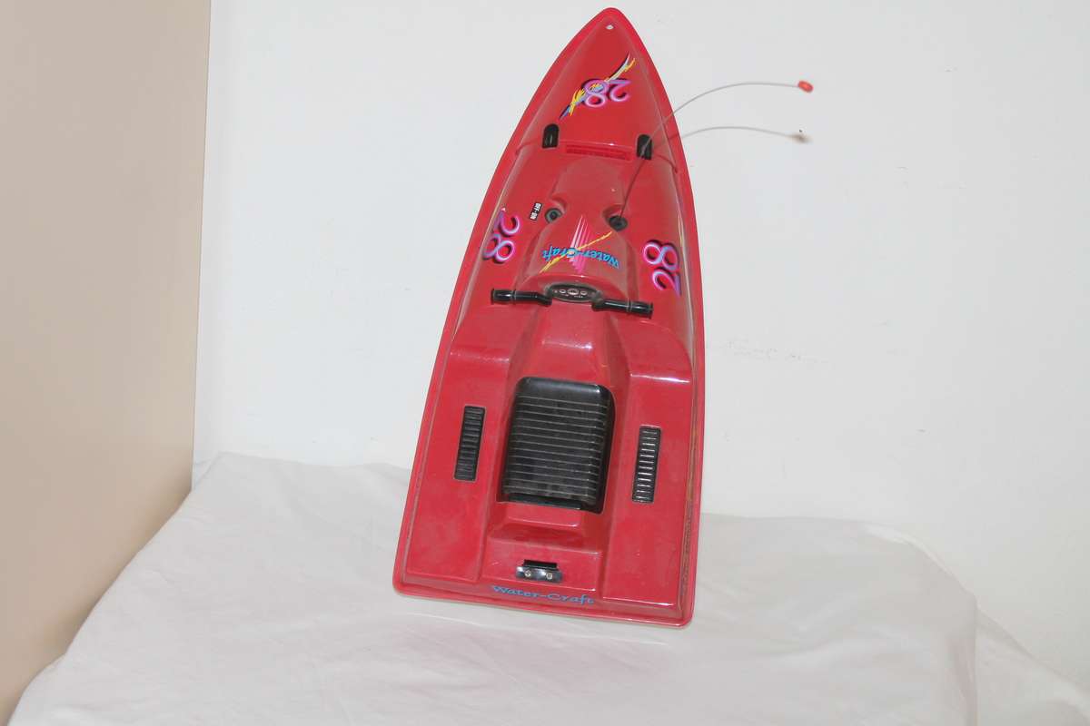 Remote Controlled Speed Boat/ Jet Ski