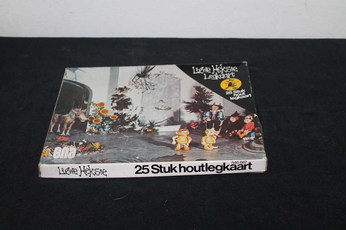 Vintage Wooden Liewe Heksie Puzzle  25 Pieces Complete