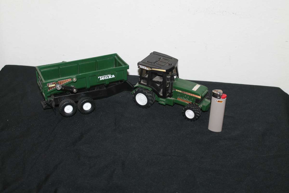 Tonka Tractor and Trailer 2004
