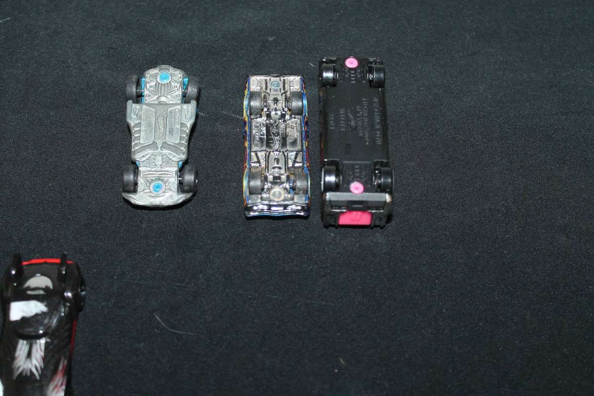 8 Assorted Hotwheels