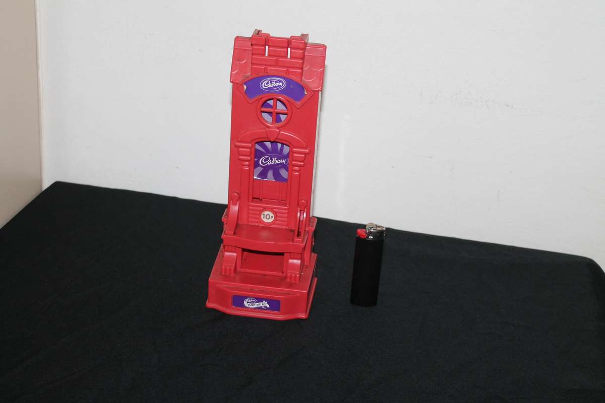 Hornby Cadbury 10p Dispenser