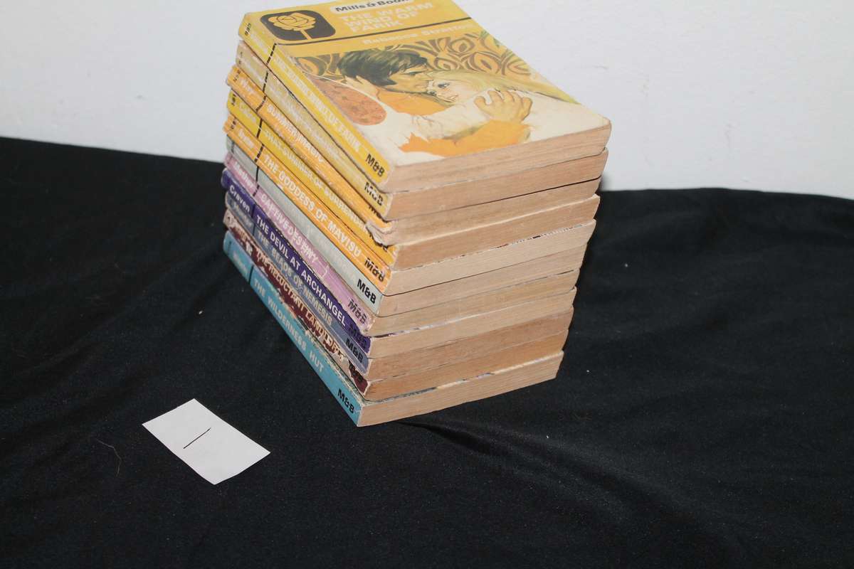 11 Mills and Boon Novels No 1