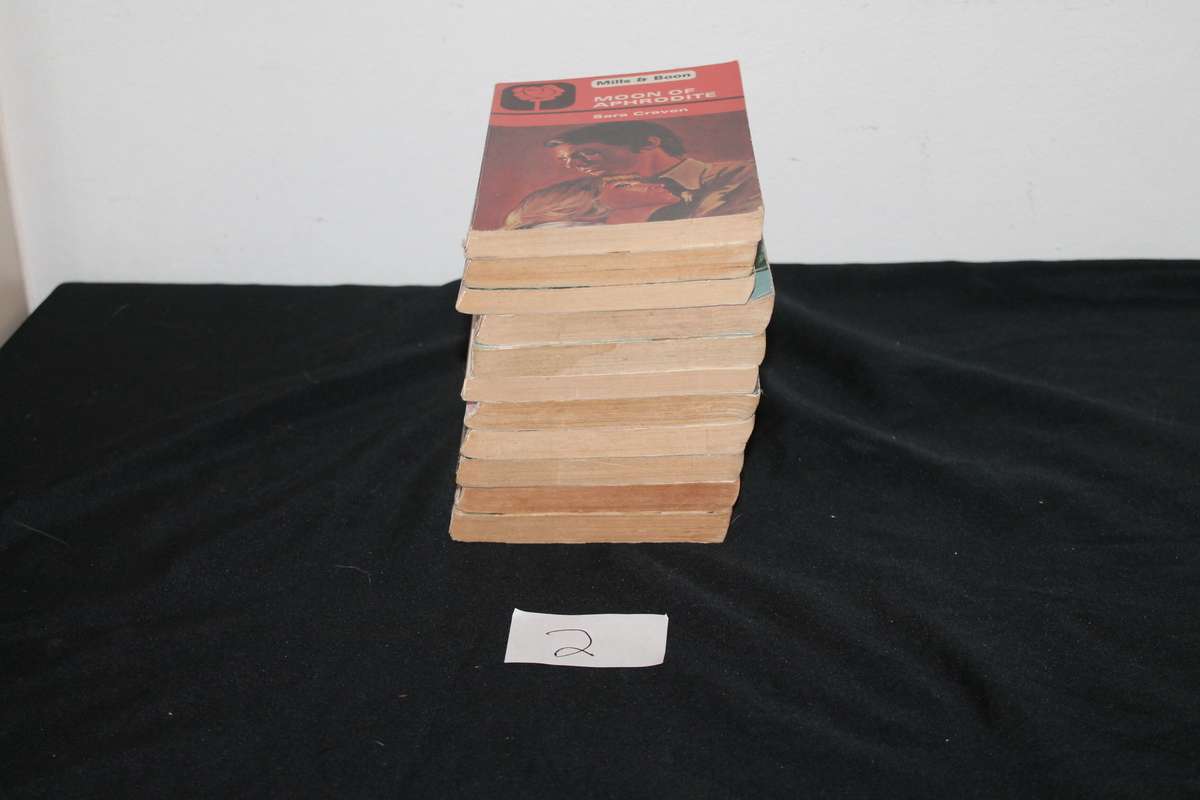 11 Mills and Boon Novels No 2