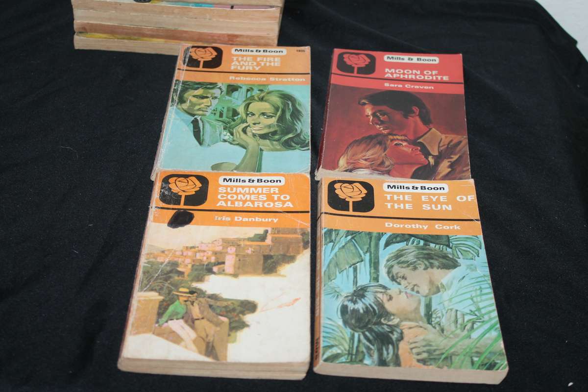 11 Mills and Boon Novels No 2