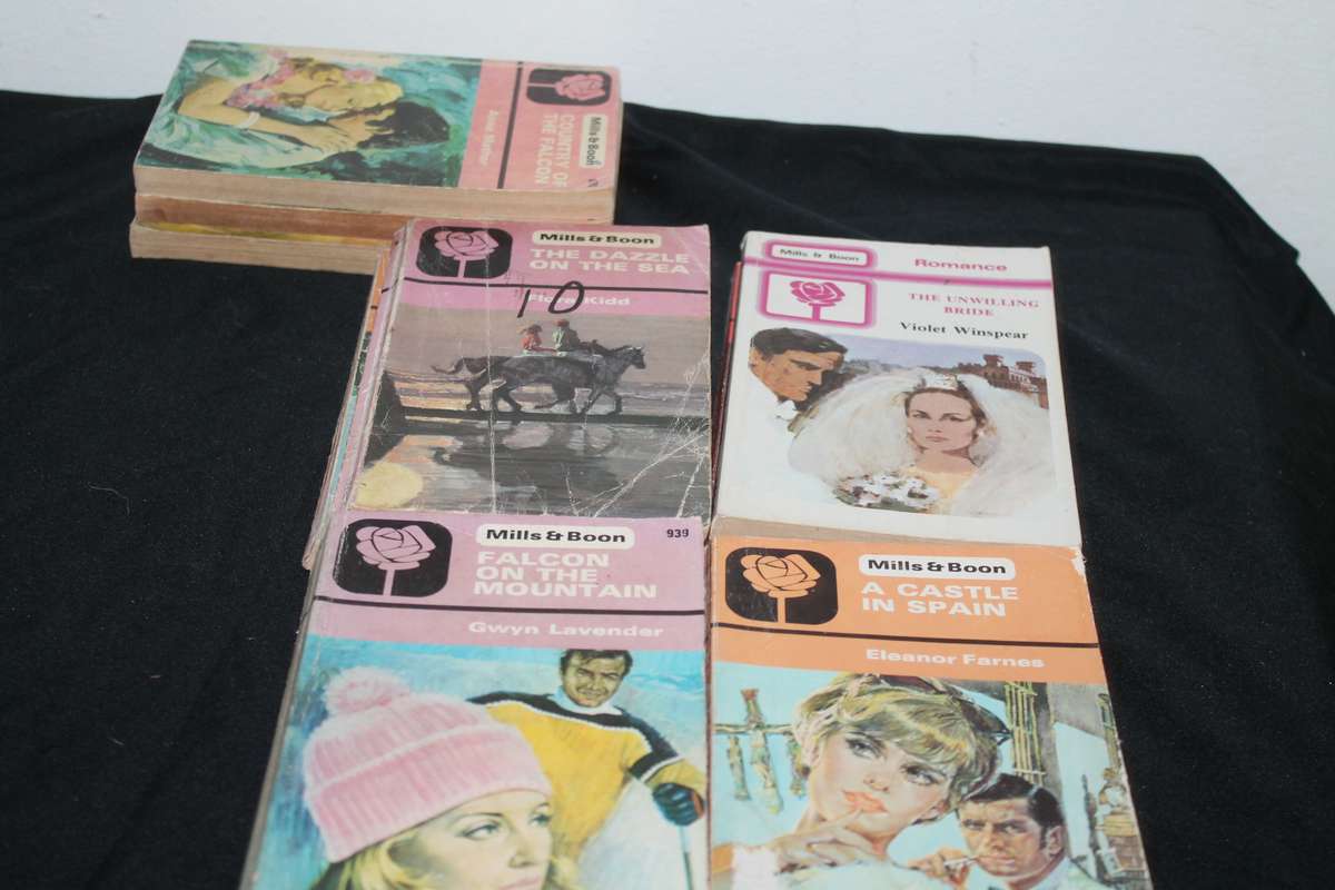 11 Mills and Boon Novels No 2