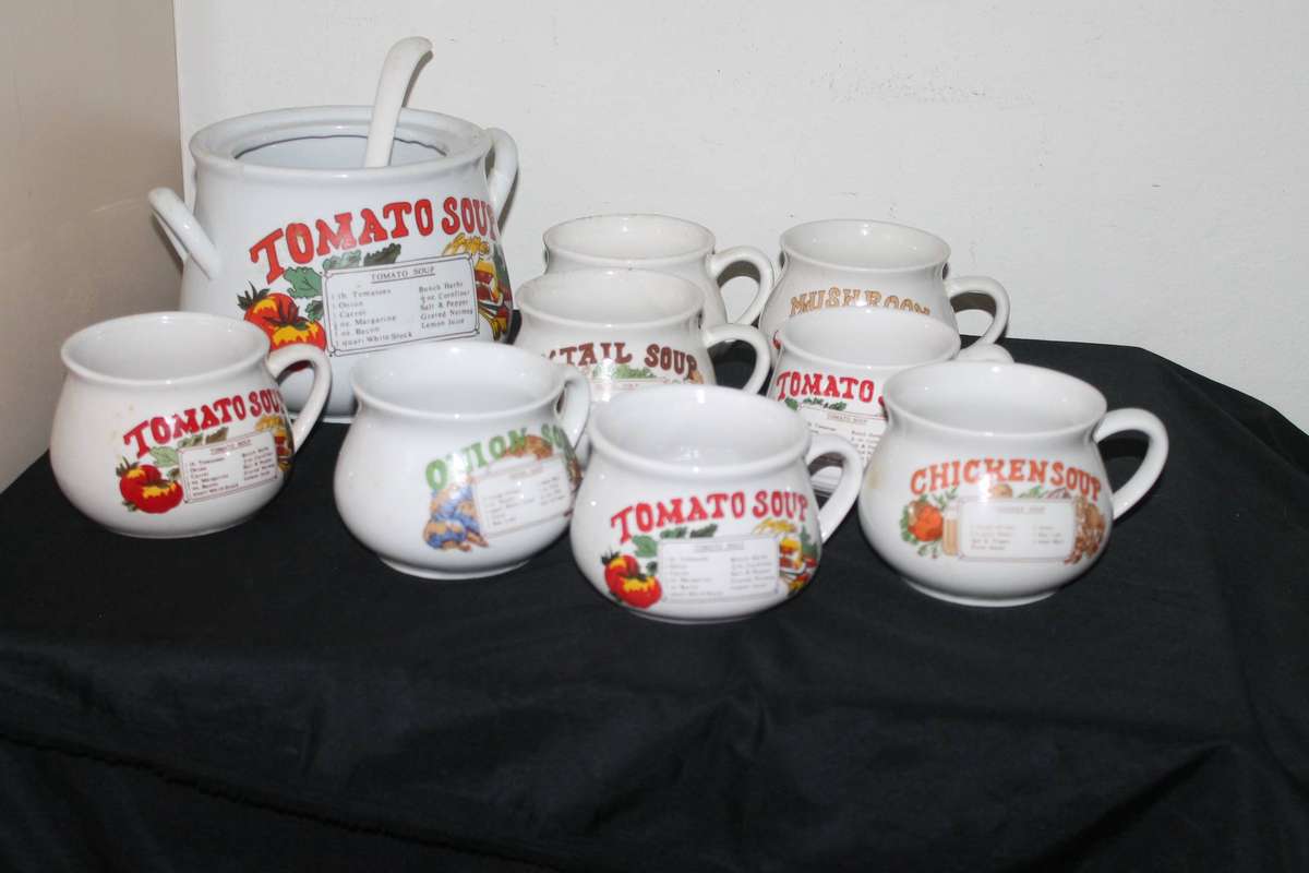 Vintage Soup Tureen with 8 Soup mugs