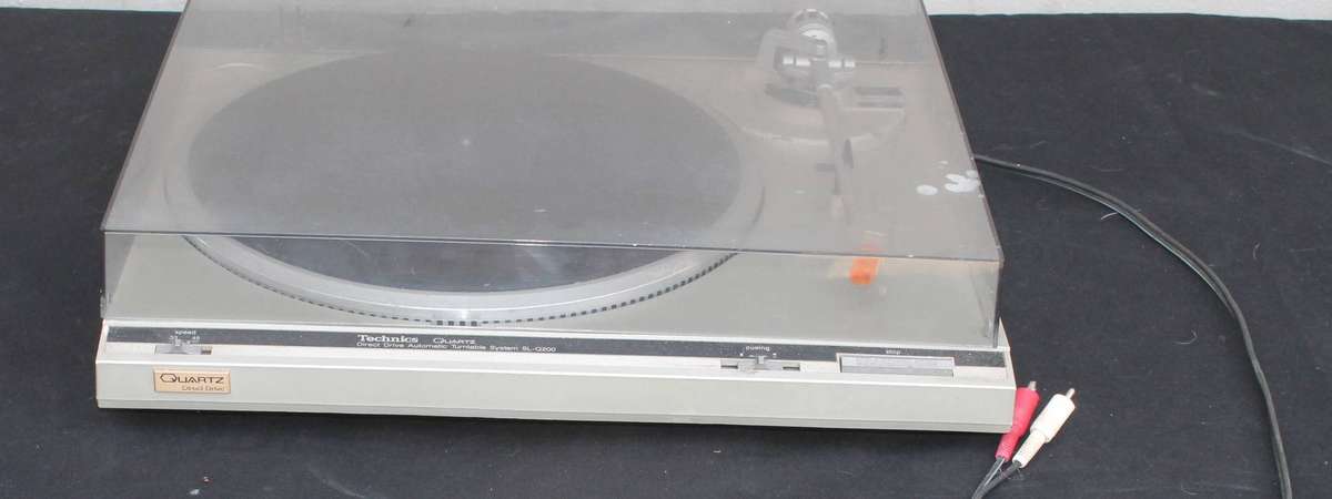 Technics SL-Q200 Turntable
