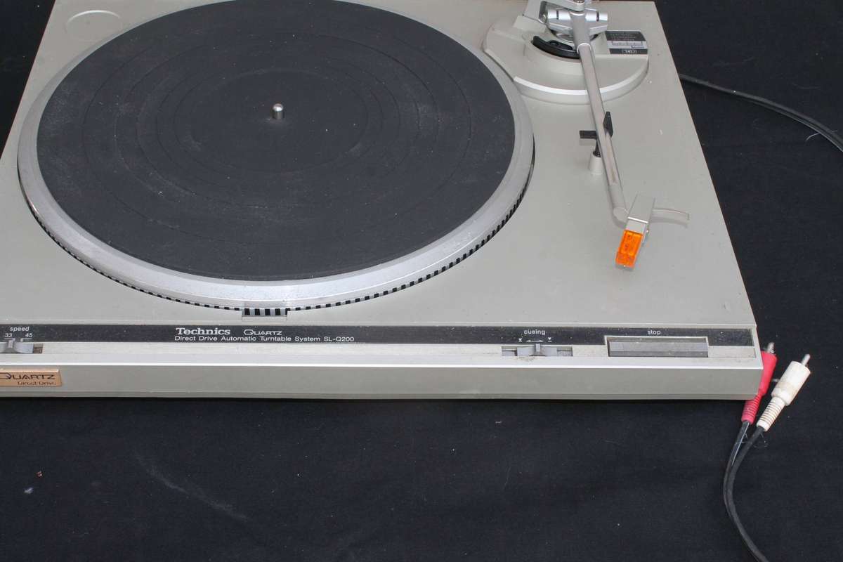 Technics SL-Q200 Turntable