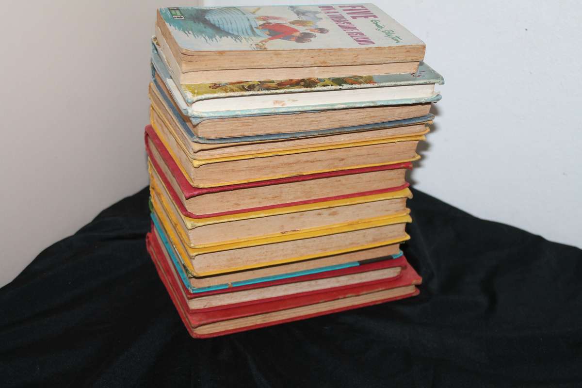 11 Enid Blyton Books