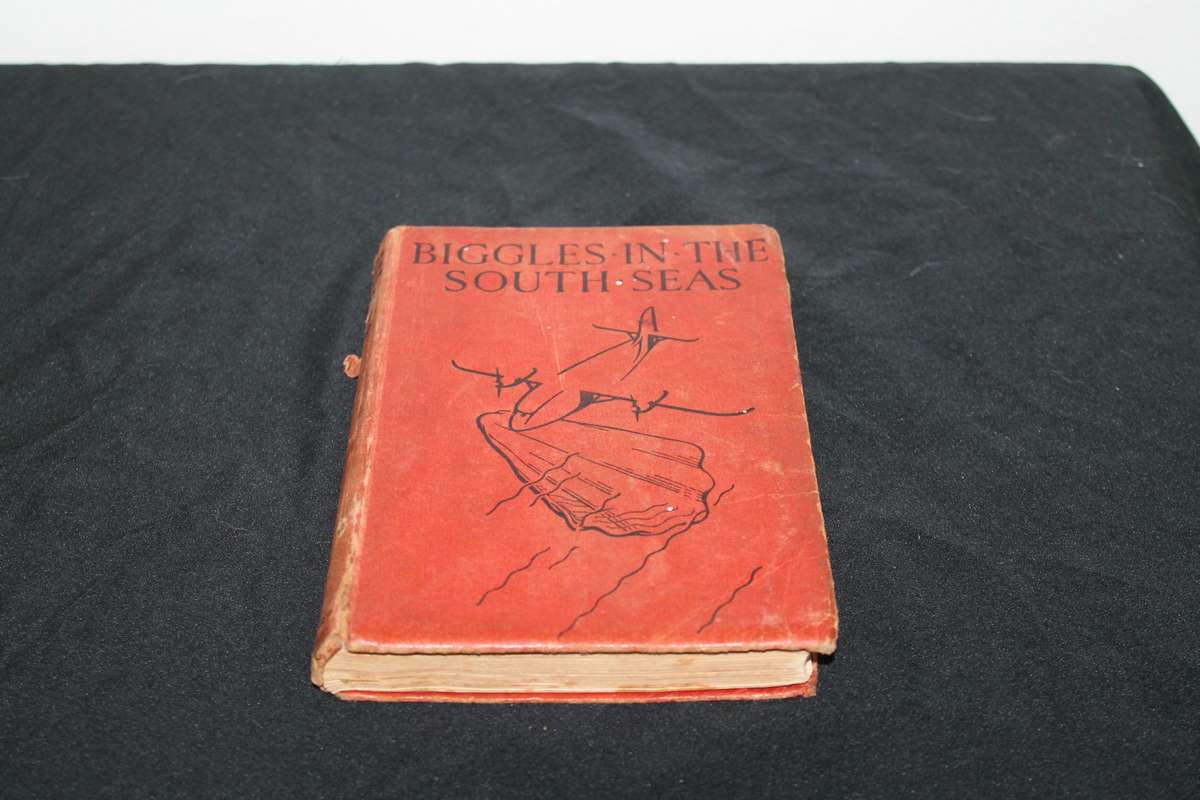 Biggles  Capt W E Johns In the south Seas