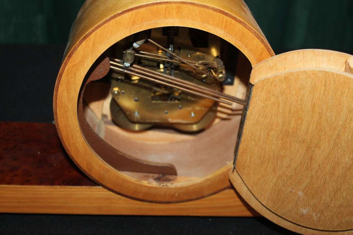 Mantle Clock