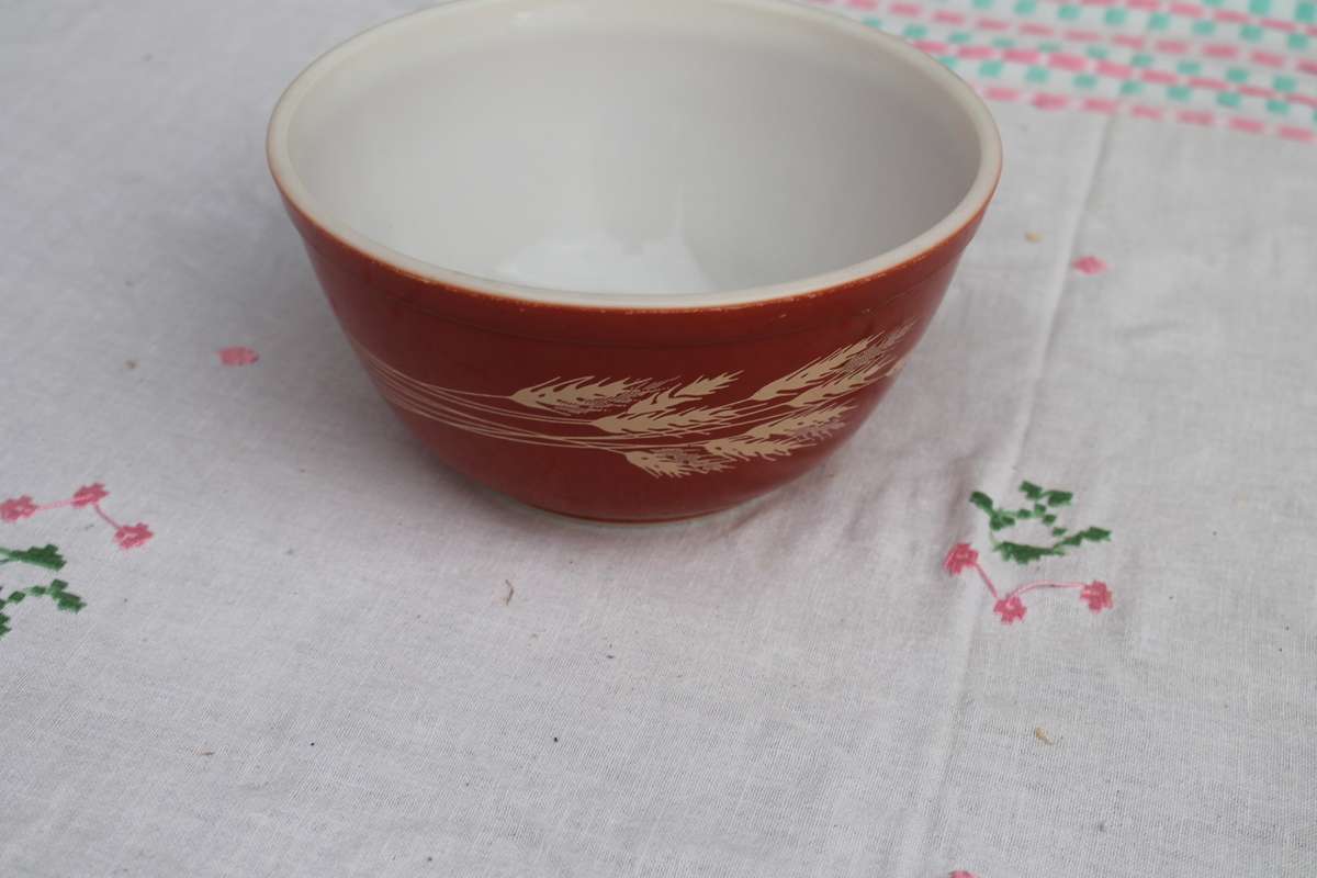 Small Vintage mixing bowl