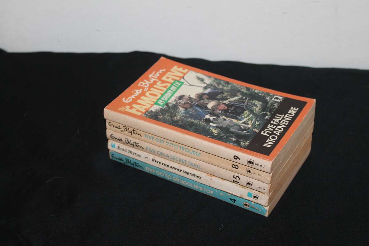 5 Enid Blyton Famous Five Book