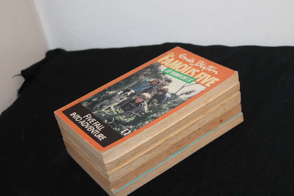 5 Enid Blyton Famous Five Book