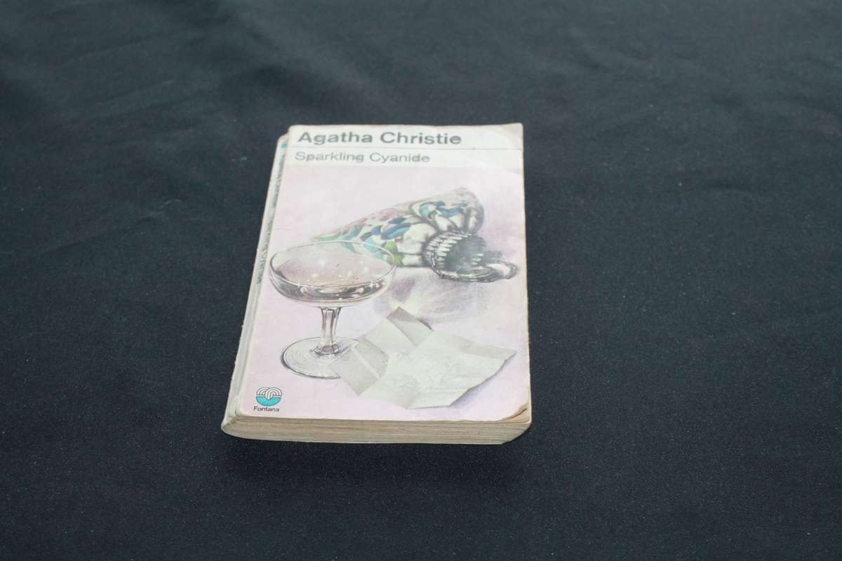 Agatha Christie Sparkling cyanide