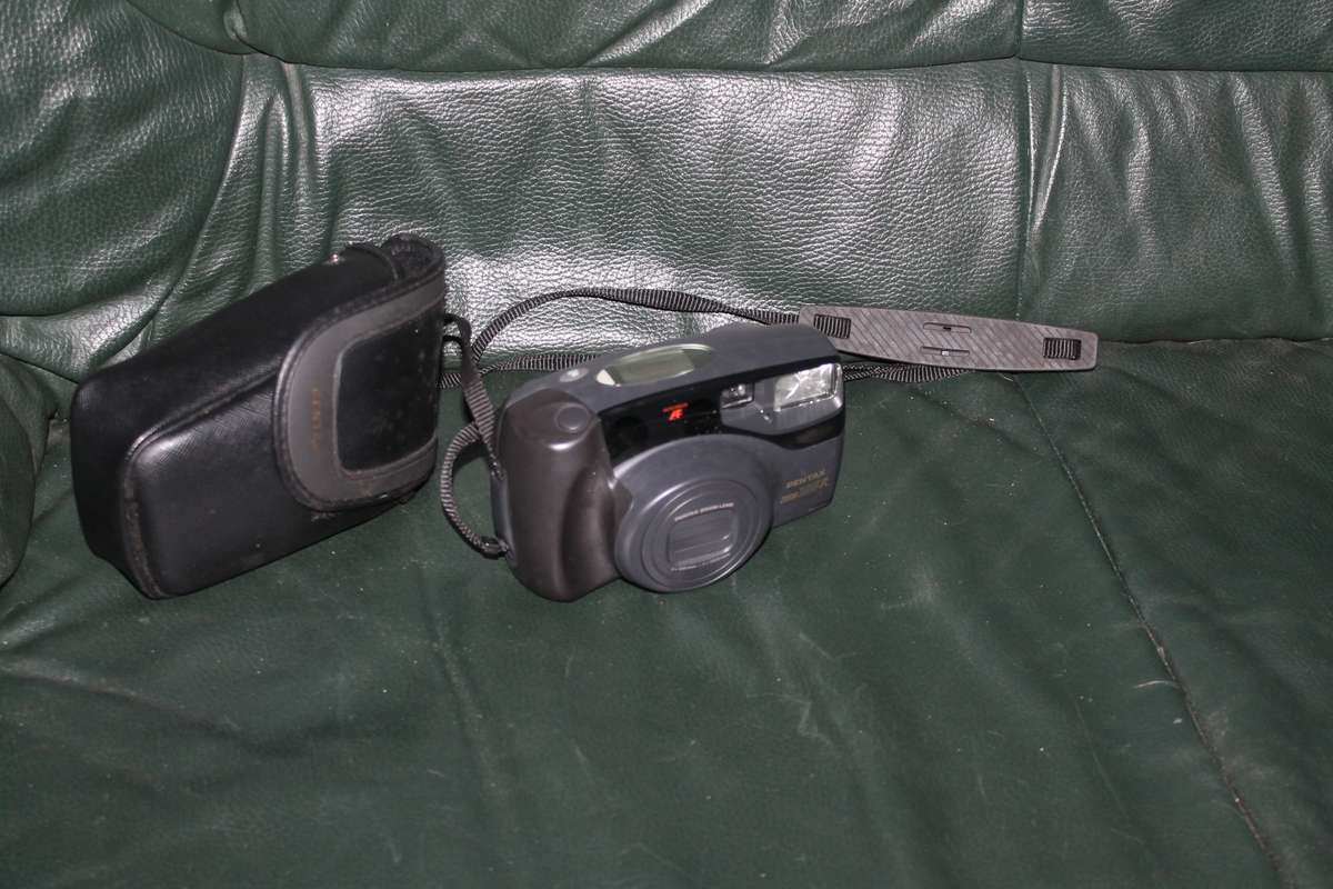 Pentax Zoom 105R Film Camera