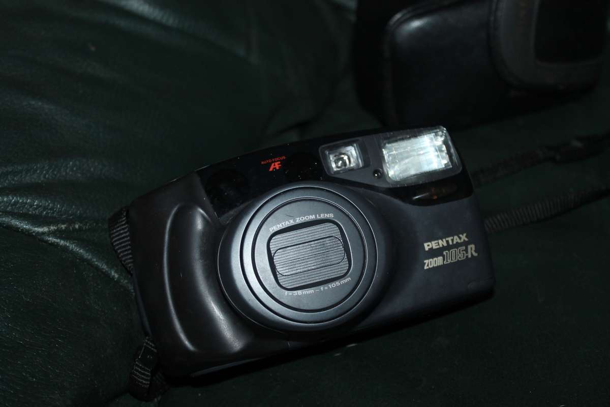 Pentax Zoom 105R Film Camera