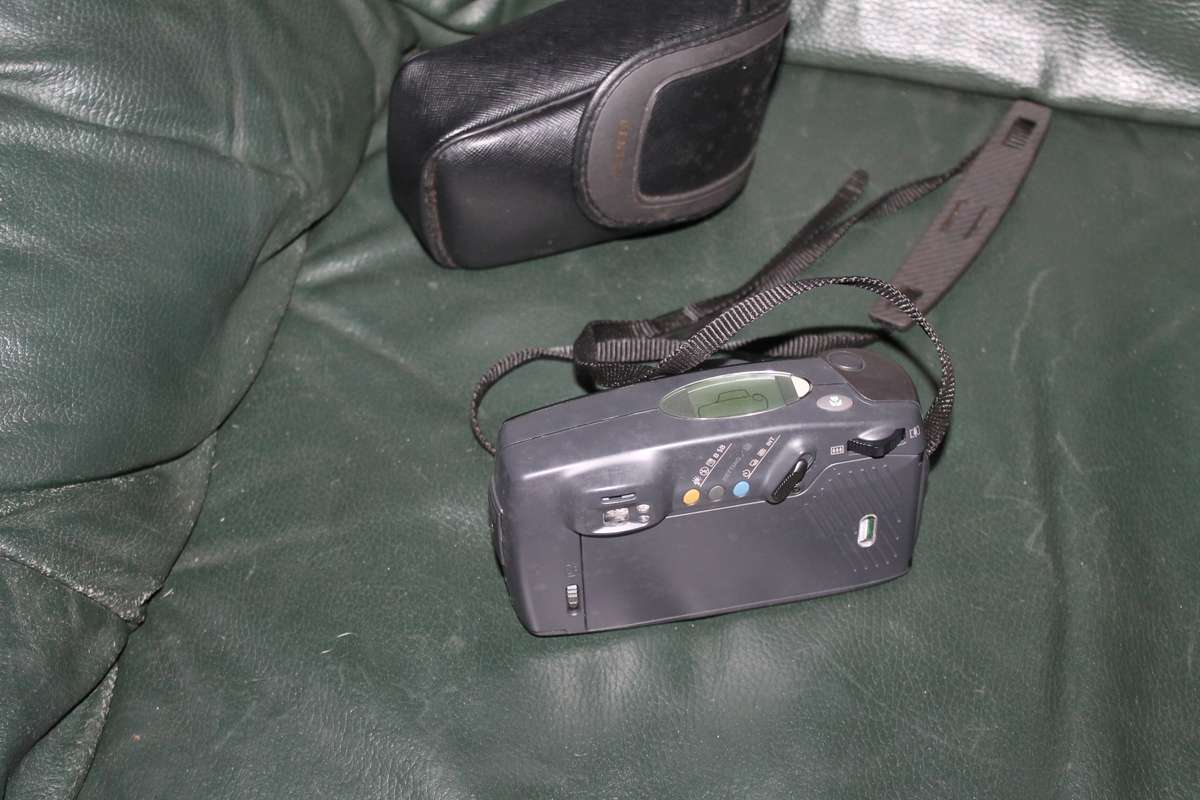 Pentax Zoom 105R Film Camera