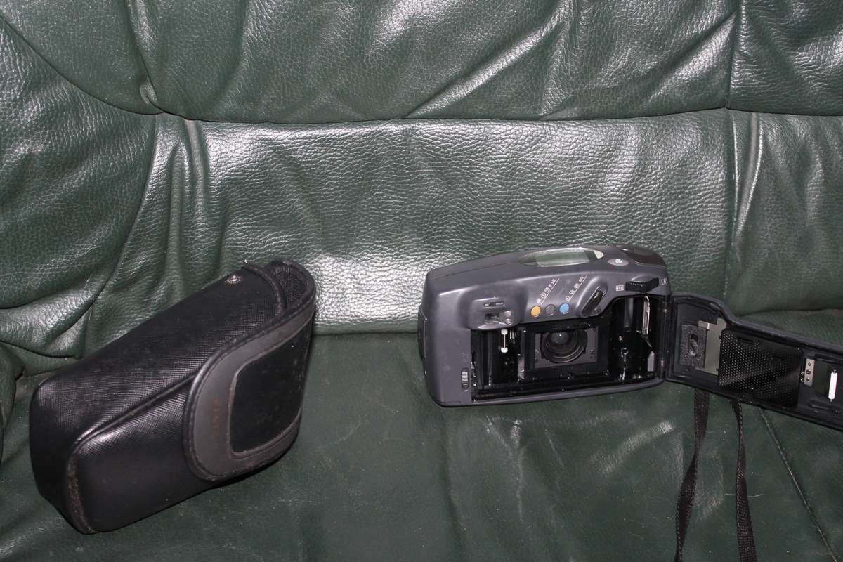 Pentax Zoom 105R Film Camera