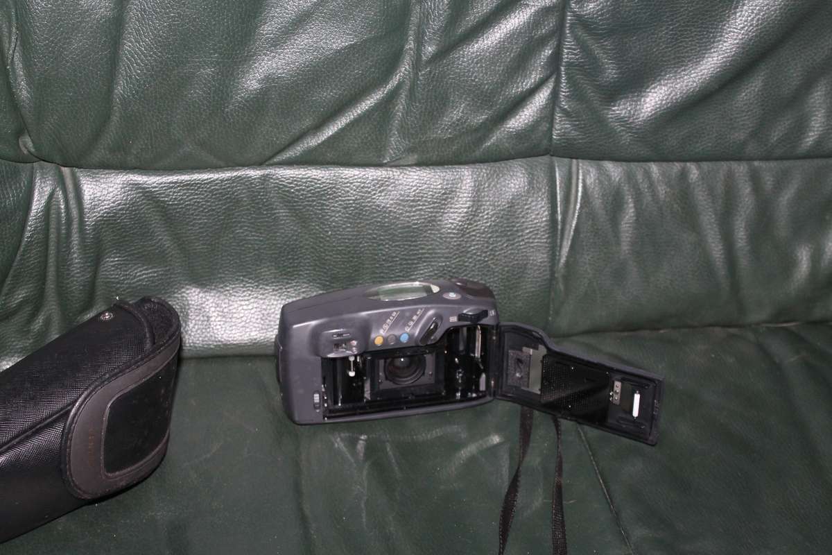 Pentax Zoom 105R Film Camera