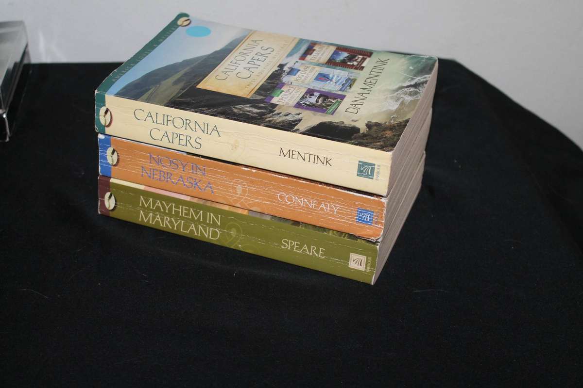 3 in 1 Romance Mysteries 3 books