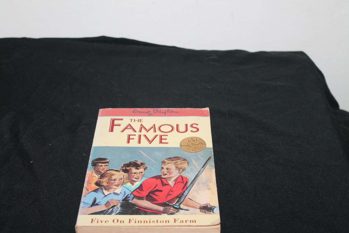 Enid Blyton Famous Five Finniston Farm