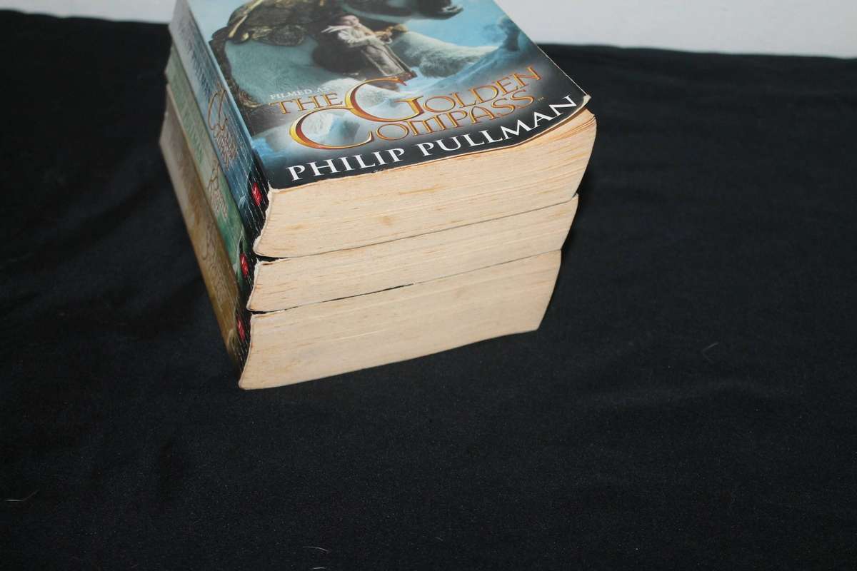 The Golden Compass Phillip Pullman 3 books