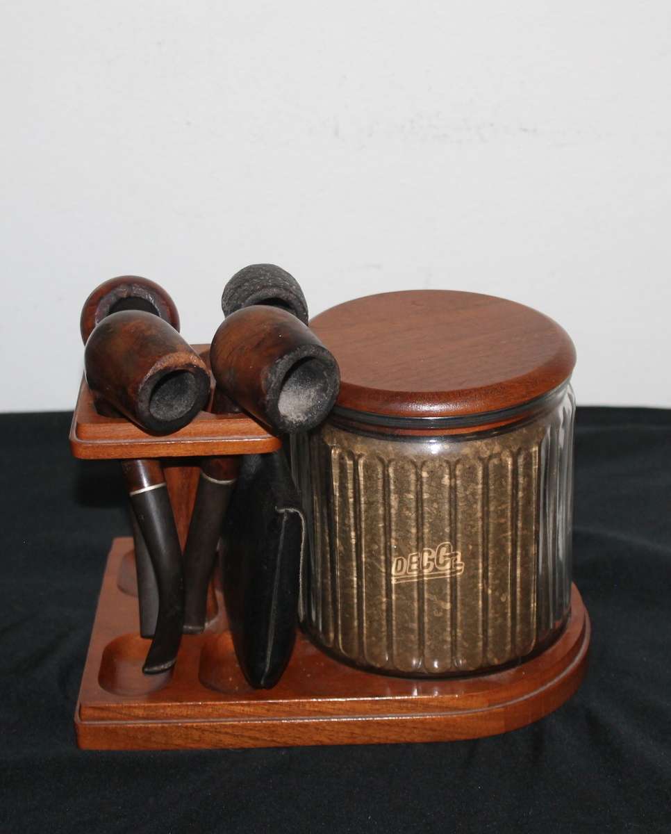 4 Pipes with Pipe stand and Glass Jar