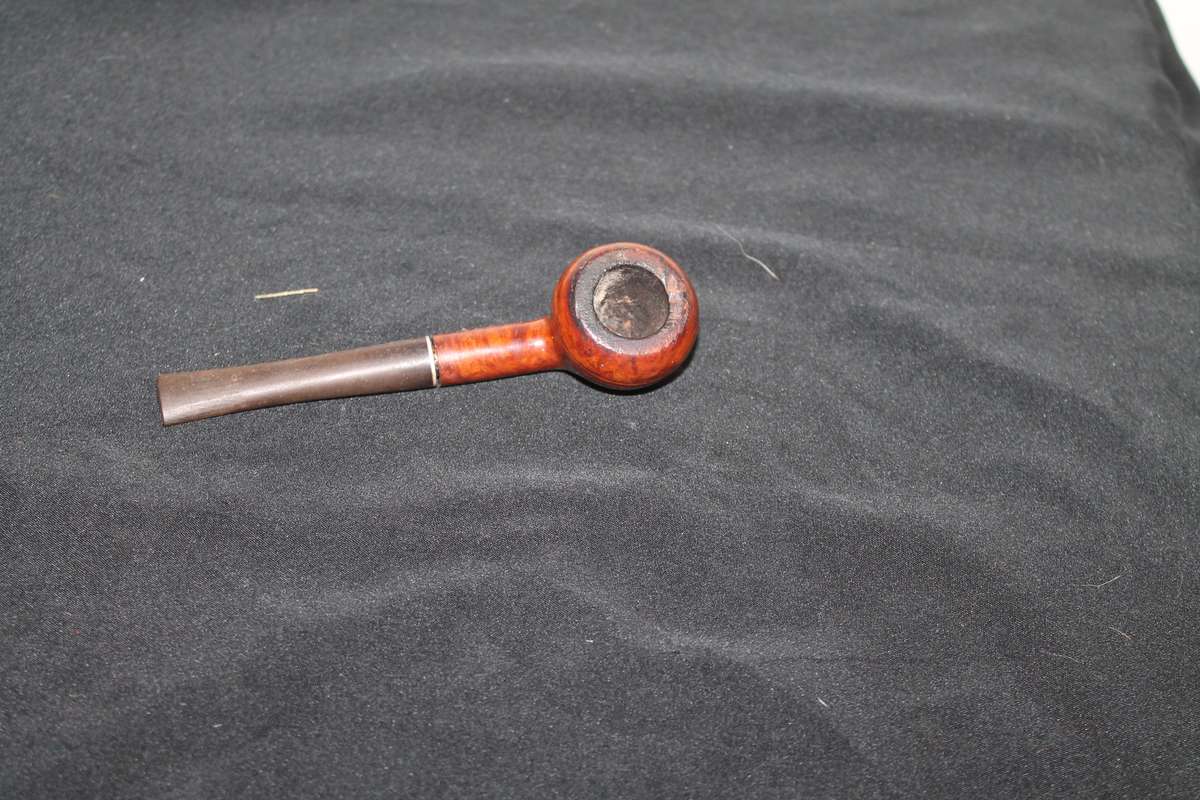 4 Pipes with Pipe stand and Glass Jar