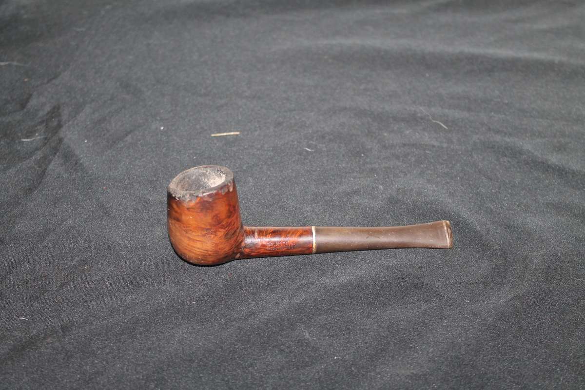 4 Pipes with Pipe stand and Glass Jar