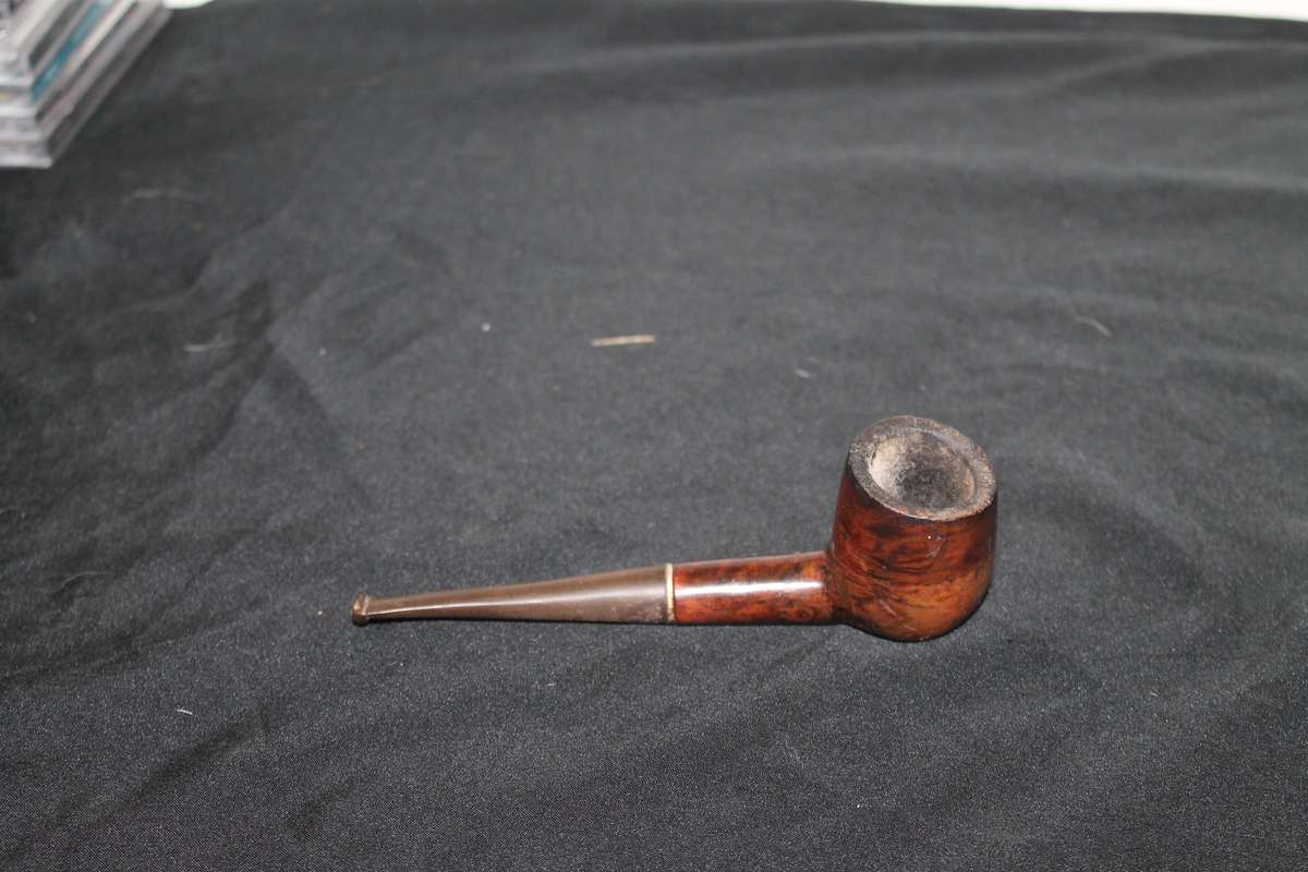 4 Pipes with Pipe stand and Glass Jar