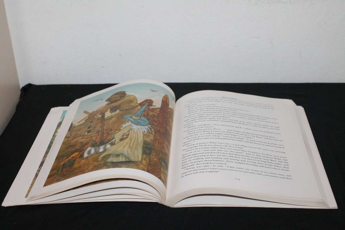 The Hobbit JRR Tolkien Illustrated Michael Hague