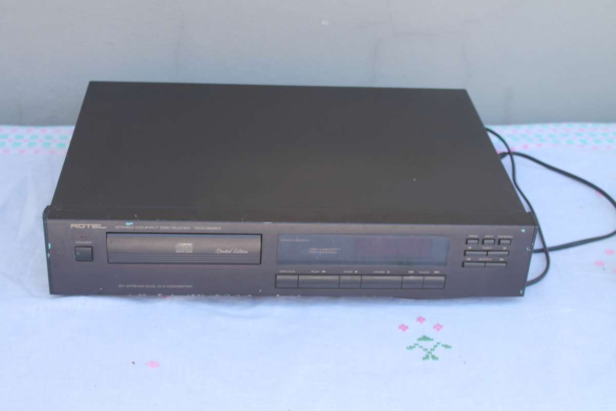 Rotel  RCD 965BX CD Player Read description
