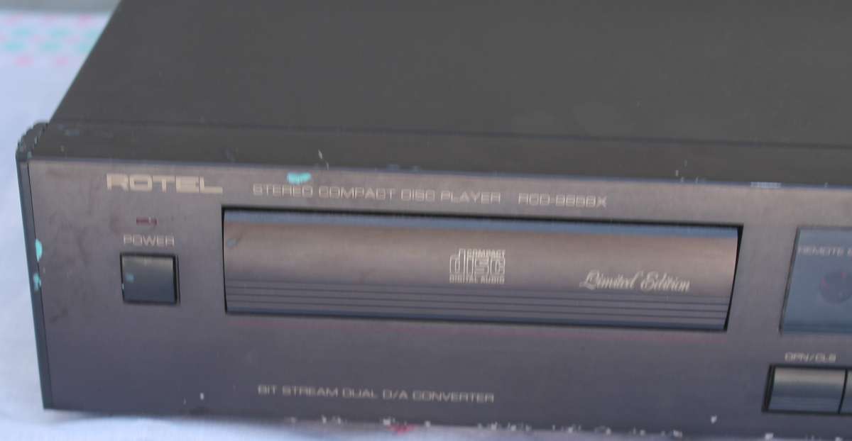 Rotel  RCD 965BX CD Player Read description
