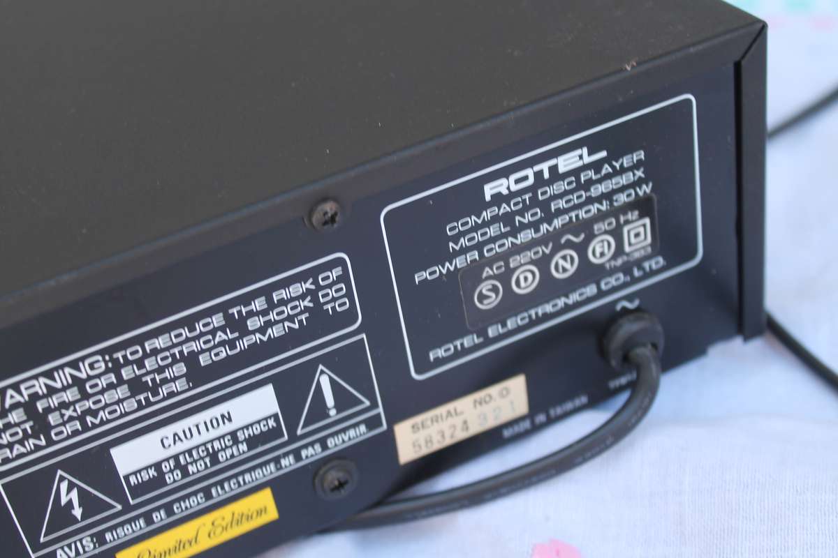Rotel  RCD 965BX CD Player Read description