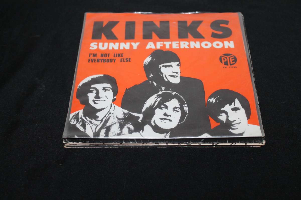 7 Single the Kinks Sunny Afternoon