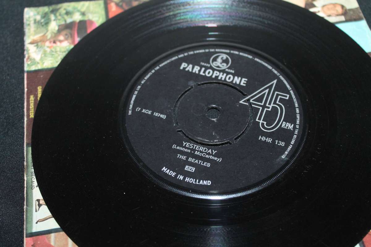 Beatles 7 Single Yesterday/ Dizzy Miss Lizzy