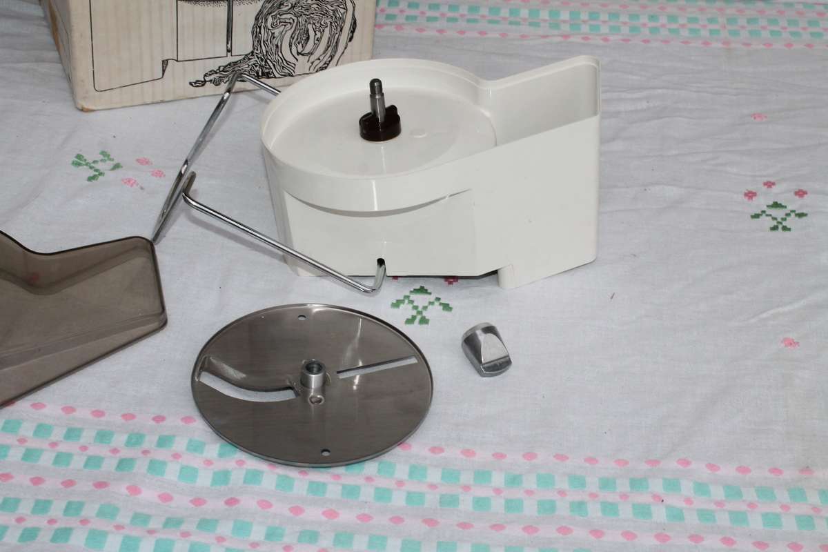 Kenwood A929 Shredder attachment