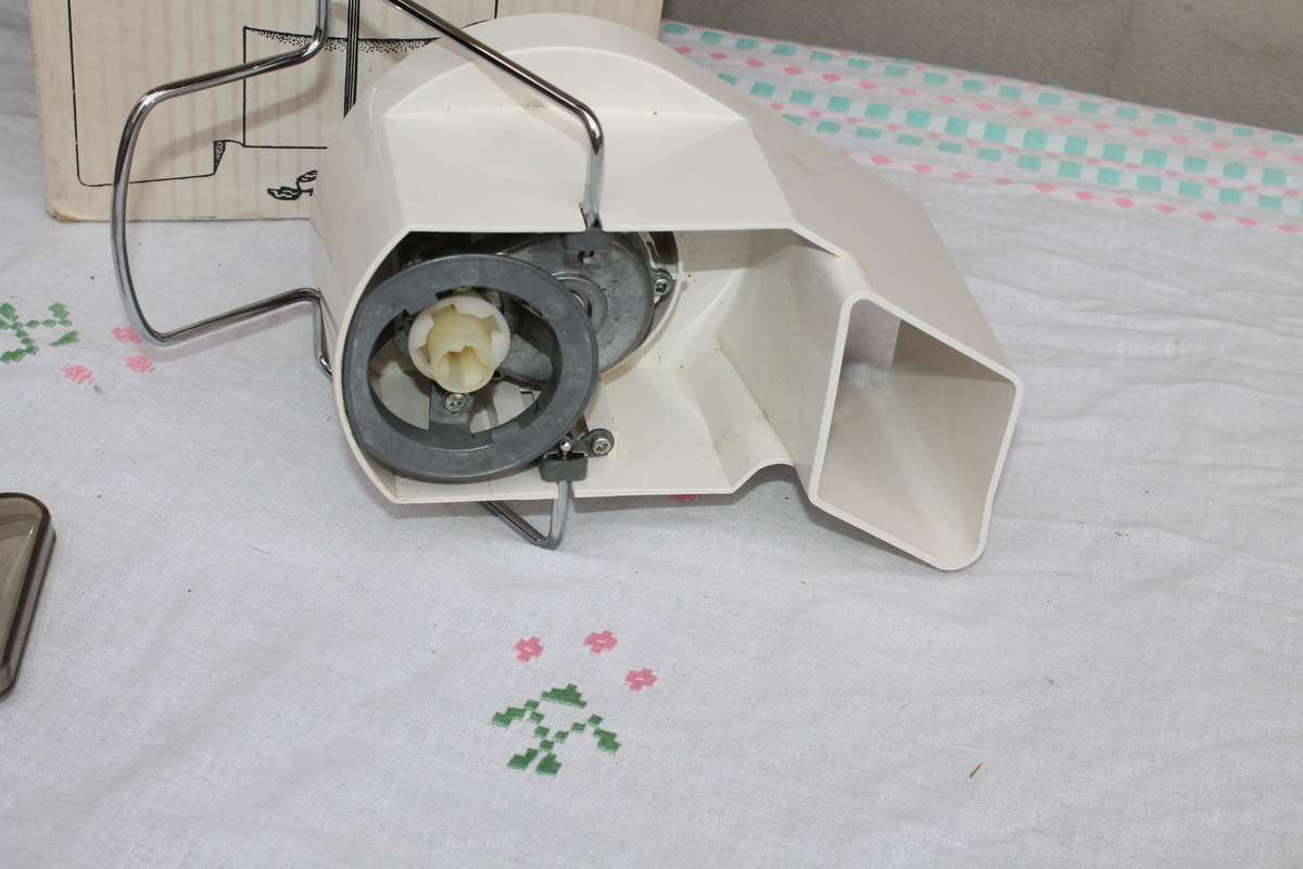 Kenwood A929 Shredder attachment