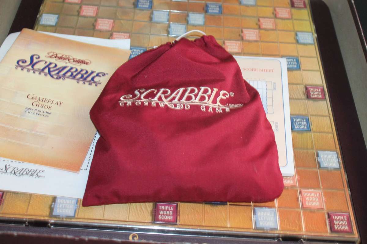 Scrabble Deluxe Edition