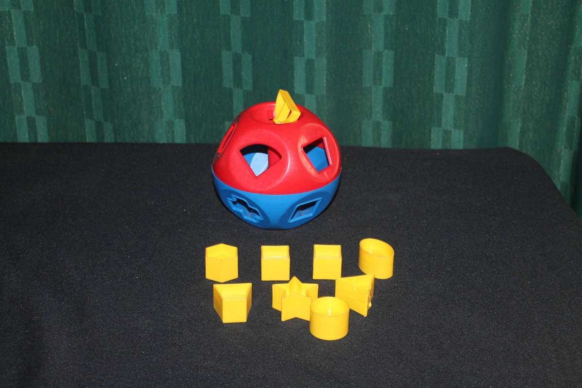 Tupperware Shape O Toy