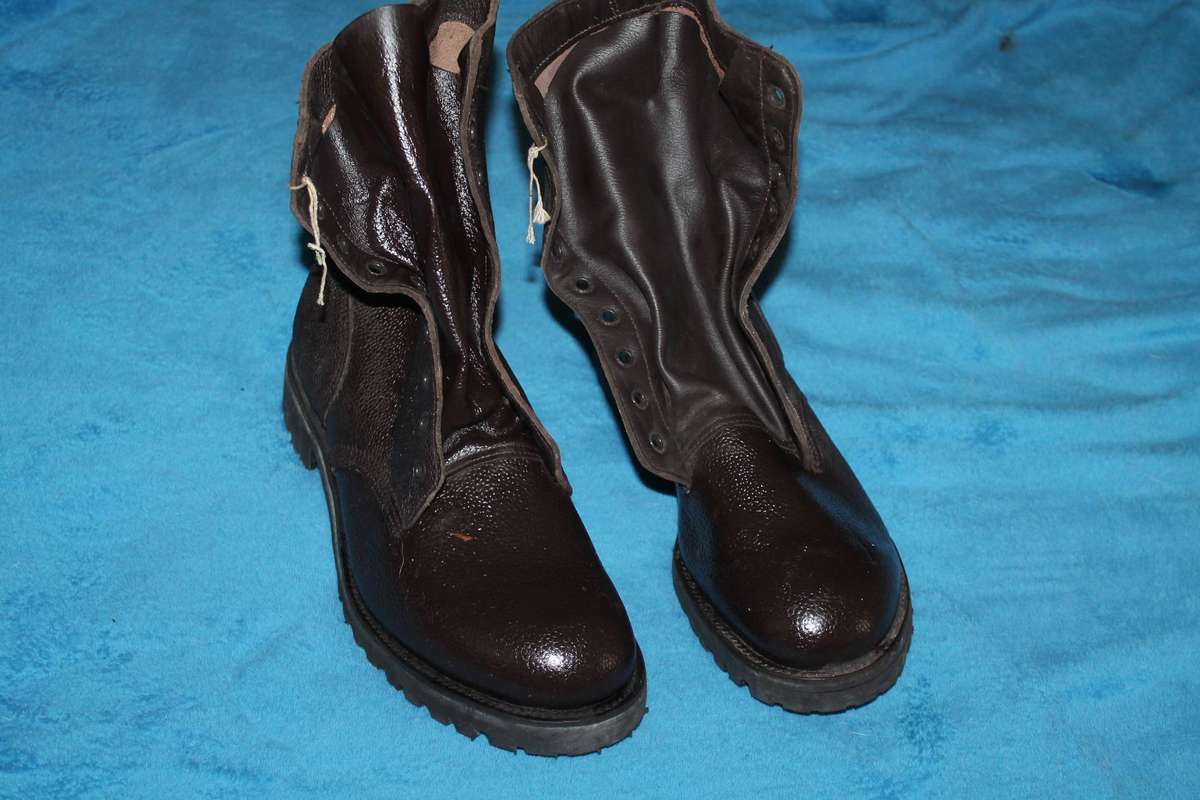 1988 Bagshaw Boots